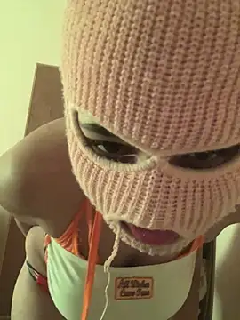 Snapshot of faettaa chatting on February 16, 10:22 am faettaa online show from February 16, 10:22 am