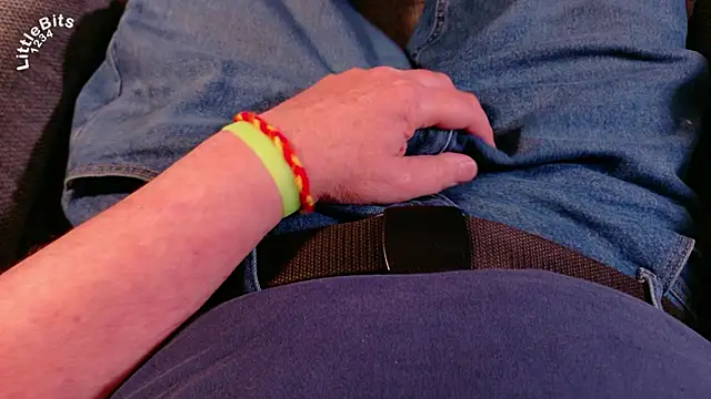 Littlebits1234 online show from June 3, 4:45 pm