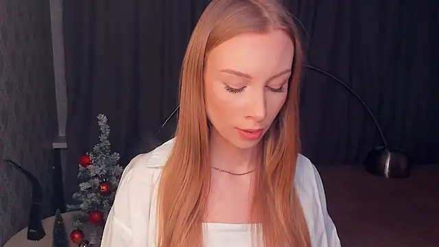 Snapshot of CarmenLipkin chatting on February 18, 10:39 pm CarmenLipkin online show from February 18, 10:39 pm