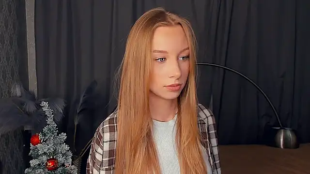 Snapshot of CarmenLipkin chatting on February 20, 9:15 pm CarmenLipkin online show from February 20, 9:15 pm