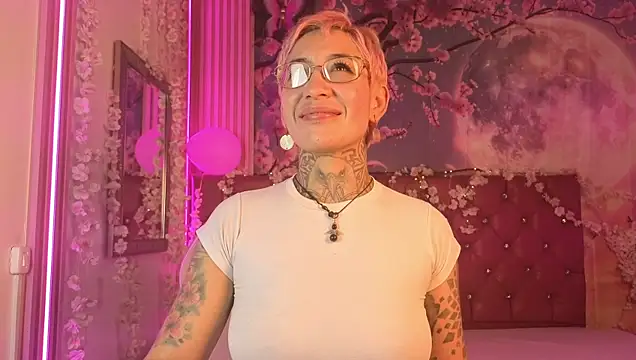 Snapshot of Everlyn_sexx chatting on February 21, 3:57 pm Everlyn sexx online show from February 21, 3:57 pm