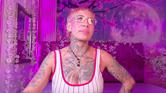 Snapshot of Everlyn_sexx chatting on February 22, 1:31 pm Everlyn sexx online show from February 22, 1:31 pm