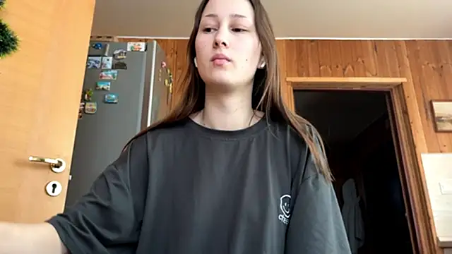 VickieKush online show from February 12, 6:08 am