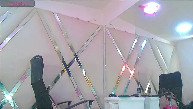 TifannyAmateur online show from February 14, 7:21 pm