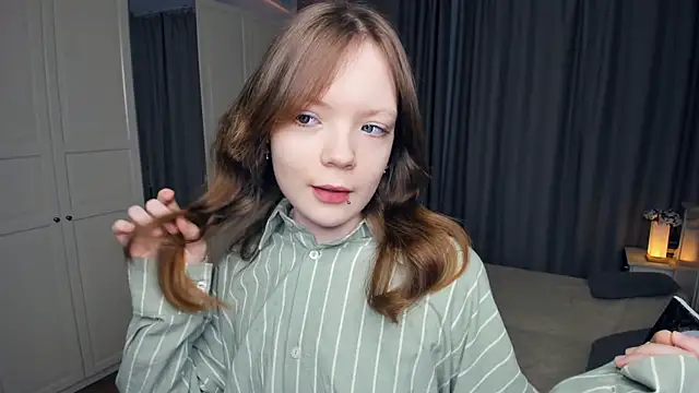 LavenderMitten online show from February 27, 5:07 am