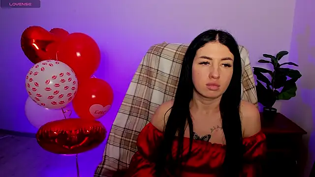 Snapshot of milanasky5 chatting on February 13, 4:03 pm milanasky5 online show from February 13, 4:03 pm