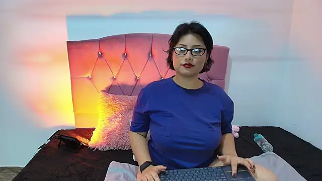 Snapshot of Angelic_17 chatting on February 17, 12:40 am Angelic 17 online show from February 17, 12:40 am