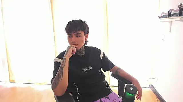 Snapshot of Your_Tao chatting on February 11, 3:17 pm Your Tao online show from February 11, 3:17 pm