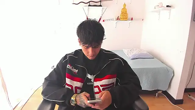 Snapshot of Your_Tao chatting on February 18, 5:42 pm Your Tao online show from February 18, 5:42 pm