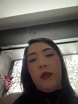 Hannah-Prada online show from June 17, 10:50 am