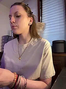 YourSweetArya online show from March 12, 2:56 pm