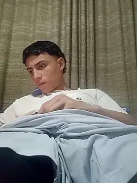 Snapshot of jeremyxxx22 chatting on March 15, 3:34 am jeremyxxx22 online show from March 15, 3:34 am