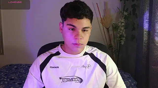 eithan jonnes online show from March 8, 6:34 pm