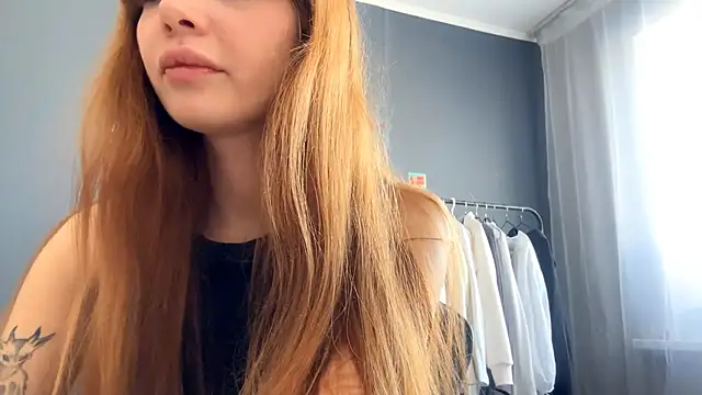 TaliaOgwynn online show from February 12, 9:04 am