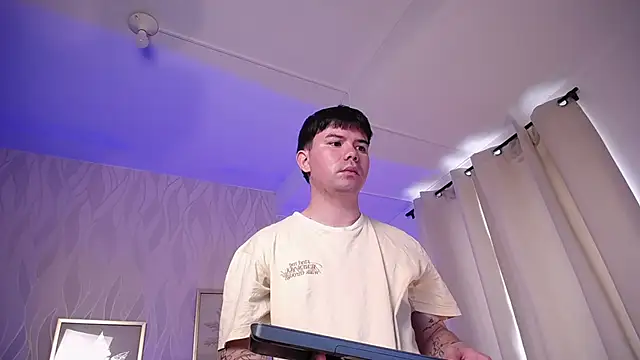 Snapshot of KaiStein chatting on February 19, 6:15 pm KaiStein online show from February 19, 6:15 pm