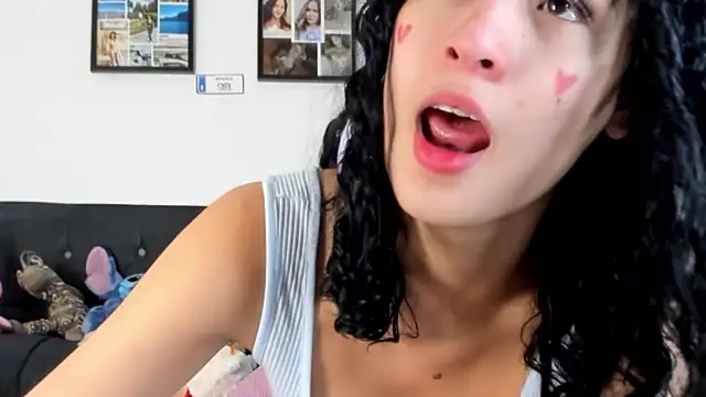 Snapshot of catalina_santana4 chatting on February 12, 3:23 am catalina santana4 online show from February 12, 3:23 am