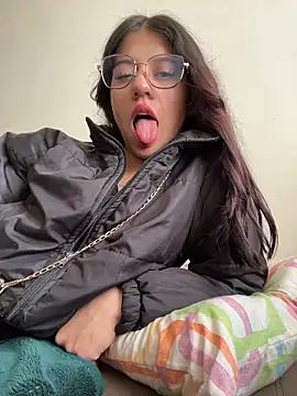 Snapshot of Deva_00 chatting on February 18, 10:28 pm Deva 00 online show from February 18, 10:28 pm