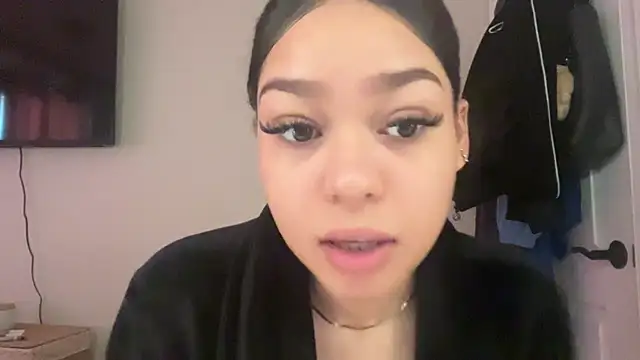 lizabbyyy online show from May 25, 8:04 pm