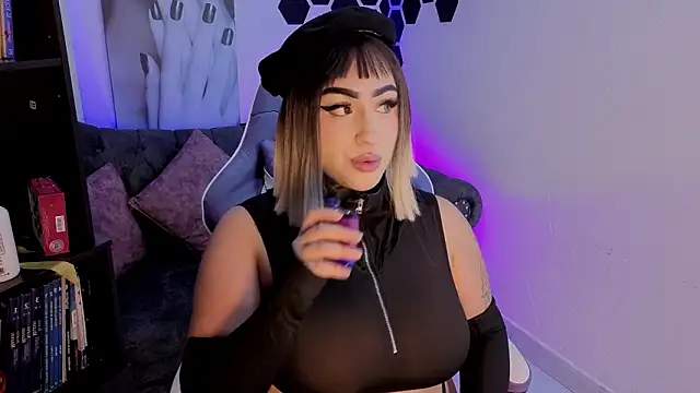 Snapshot of meowboo chatting on February 11, 1:10 am meowboo online show from February 11, 1:10 am