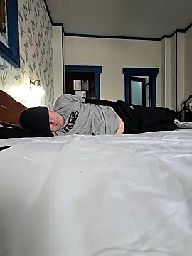 Snapshot of sk8brd_snwbrd_no_snitch chatting on February 23, 11:51 am sk8brd snwbrd no snitch online show from February 23, 11:51 am