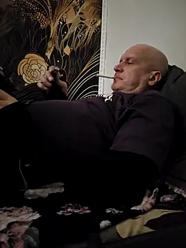 Snapshot of sk8brd_snwbrd_no_snitch chatting on February 25, 6:28 pm sk8brd snwbrd no snitch online show from February 25, 6:28 pm