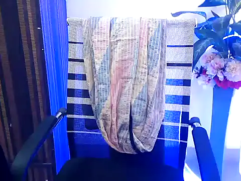 Snapshot of _chitranshi chatting on February 17, 5:48 am chitranshi online show from February 17, 5:48 am