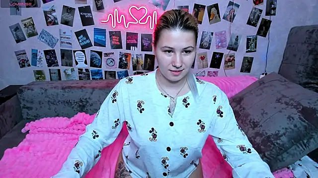 x Ulya1cutex online show from March 2, 7:15 am