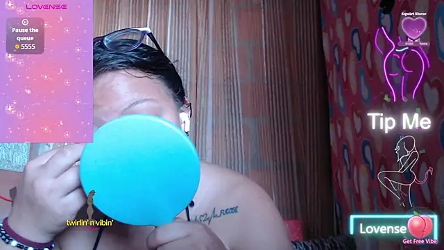 vanuslovelatina online show from April 11, 10:25 pm