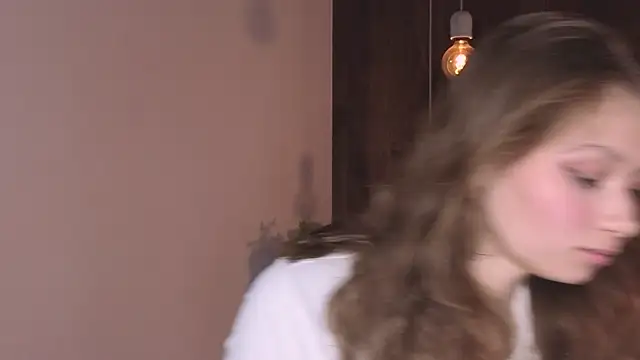 HolliBillig online show from February 22, 7:12 pm