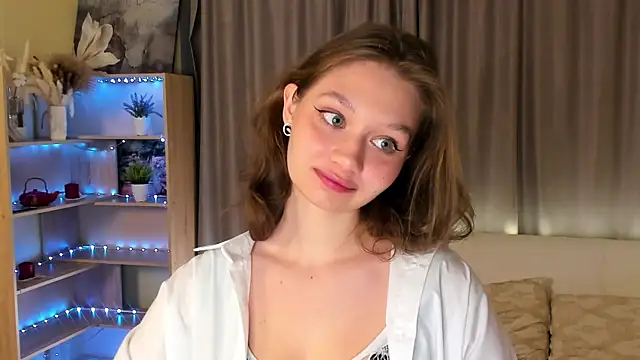 HolliBillig online show from April 14, 7:20 pm