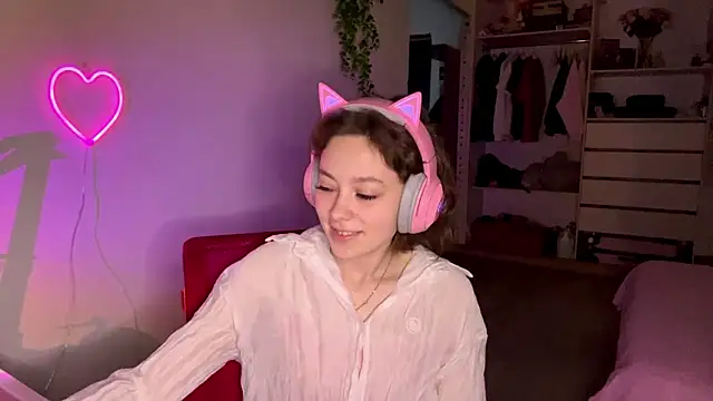 Snapshot of SlunkRear chatting on February 27, 10:10 pm SlunkRear online show from February 27, 10:10 pm