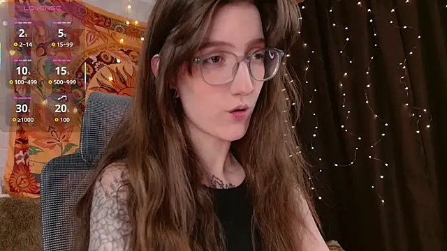 Snapshot of lolami_ chatting on March 1, 5:31 am lolami online show from March 1, 5:31 am