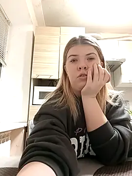 Snapshot of EvaTallor chatting on February 14, 4:48 pm EvaTallor online show from February 14, 4:48 pm