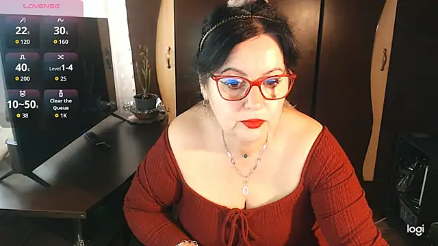 Snapshot of exiMIlf chatting on February 24, 11:30 am exiMIlf online show from February 24, 11:30 am