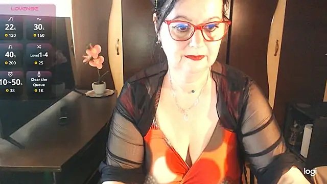 exiMIlf online show from May 31, 11:06 am
