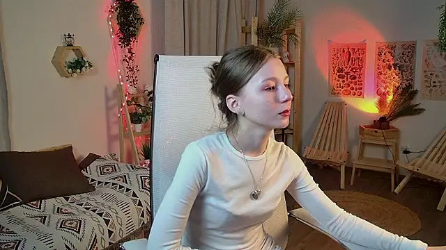 ElliFrankenweenie online show from April 11, 6:18 am