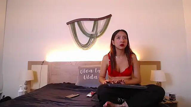 Snapshot of Gaia_n_Nix chatting on April 29, 5:00 am Gaia n Nix online show from April 29, 5:00 am