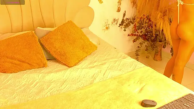 AURORA BLOOM CR online show from March 14, 11:37 am