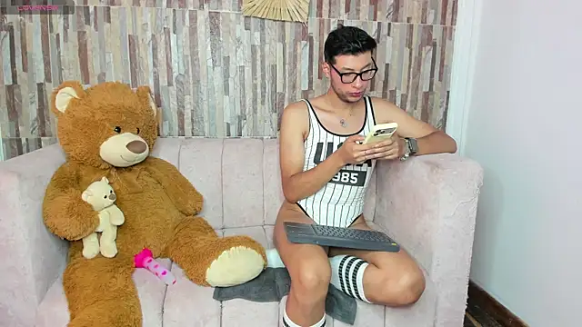 Miissy  online show from May 4, 9:11 pm