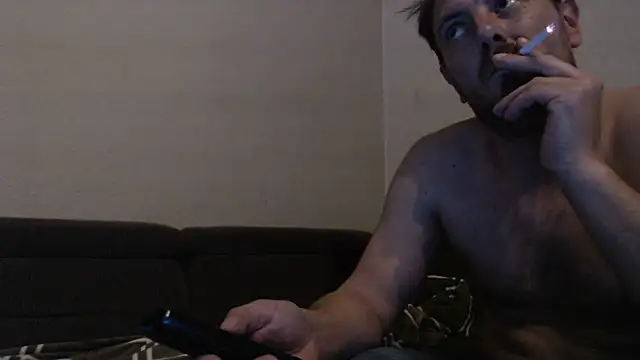 Snapshot of CandyCumCouple chatting on March 21, 9:40 pm CandyCumCouple online show from March 21, 9:40 pm