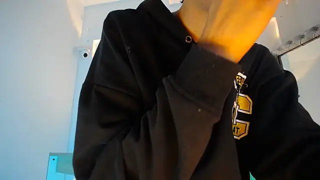 jullian ricci online show from April 6, 8:43 pm