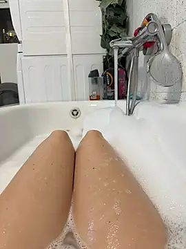 Snapshot of Ninimaus chatting on February 26, 4:39 pm Ninimaus online show from February 26, 4:39 pm