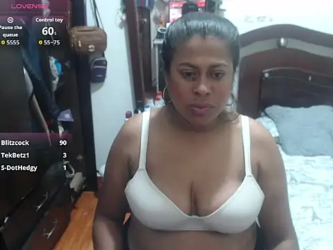 Snapshot of Caprichosa-39 chatting on February 12, 1:55 am Caprichosa-39 online show from February 12, 1:55 am