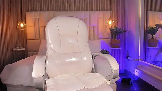 KittyLyne  online show from February 12, 12:33 pm