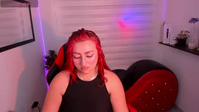 Emily Jonesh online show from March 31, 12:27 pm