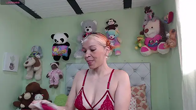 Dayana Smithh online show from April 16, 7:03 pm