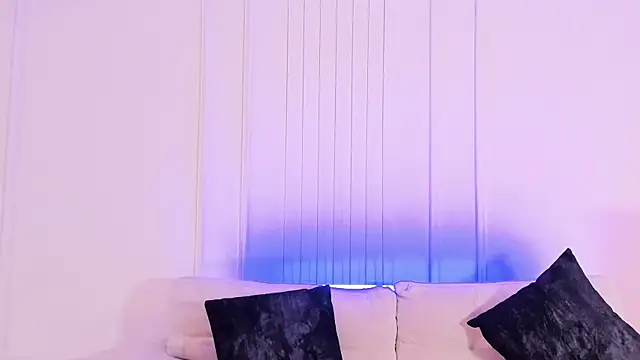 Kendra-Rousee online show from April 8, 7:47 pm