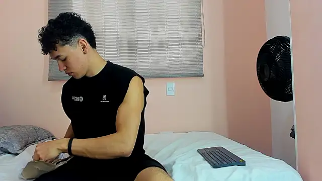 Muscle  Myke online show from March 3, 12:22 pm