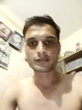 Snapshot of Beinghorny83 chatting on February 14, 6:37 pm Beinghorny83 online show from February 14, 6:37 pm