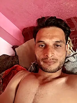 Snapshot of Beinghorny83 chatting on February 23, 9:39 am Beinghorny83 online show from February 23, 9:39 am